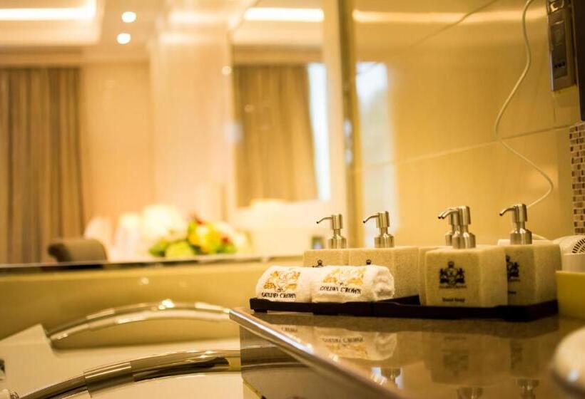 Полулюкс, The Golden Crown