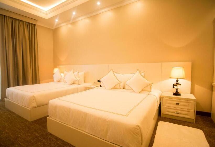 Полулюкс, The Golden Crown