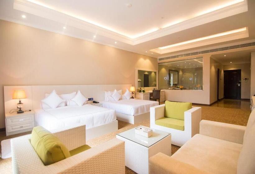 Полулюкс, The Golden Crown