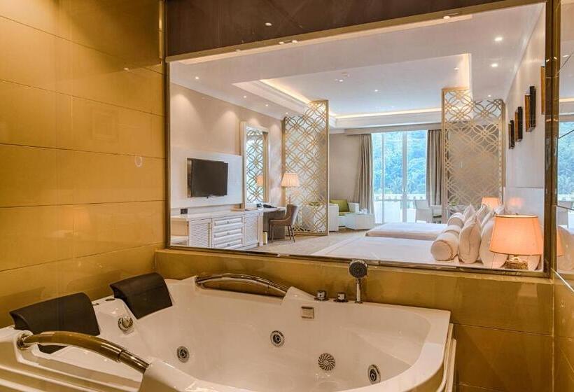 Люкс Премиум, The Golden Crown