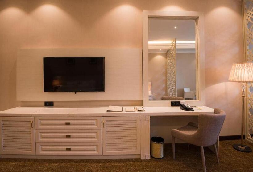 Люкс Премиум, The Golden Crown