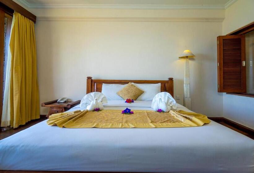 חדר סופריור, Lakeview  And Restaurant