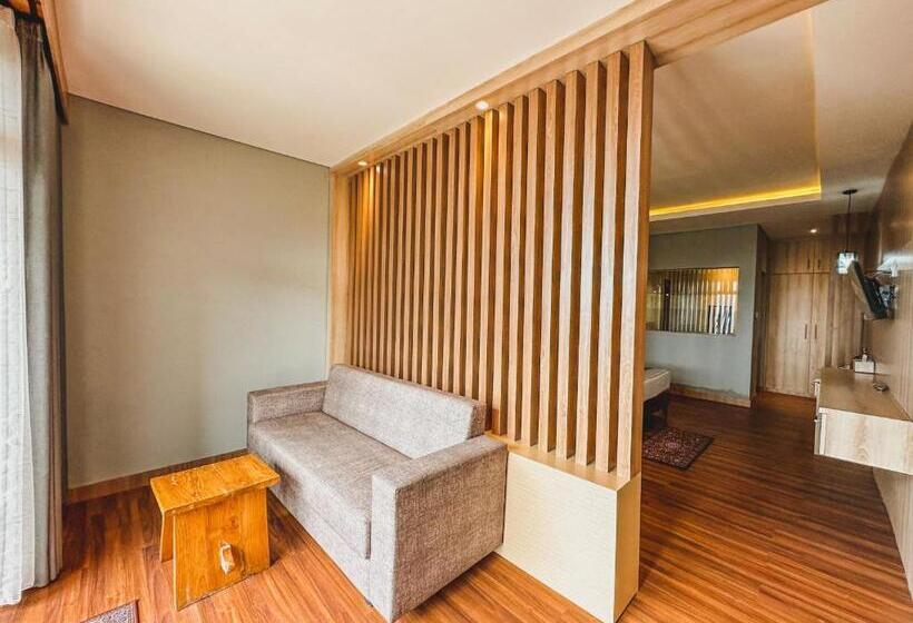 豪华房间, Lakeview  And Restaurant