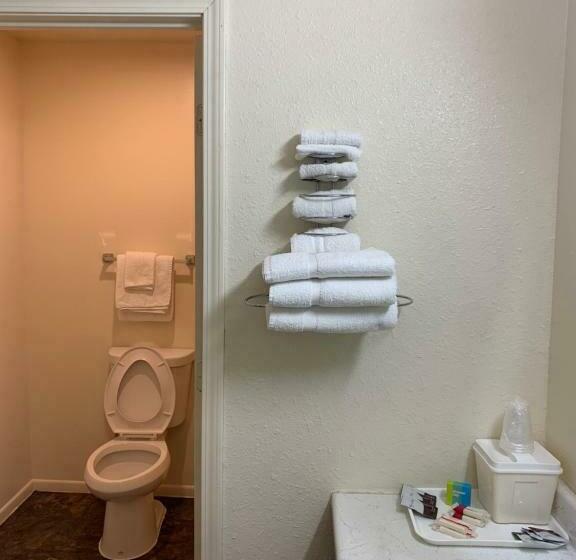 חדר סטנדרט שתי מיטות זוגיות, Economy Inn