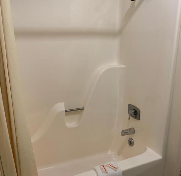 חדר סטנדרט עם מיטת קינג, Economy Inn