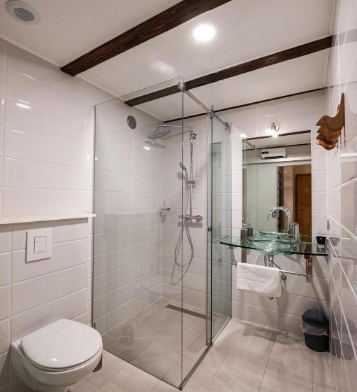 اتاق خانوادگی, 4 Tete