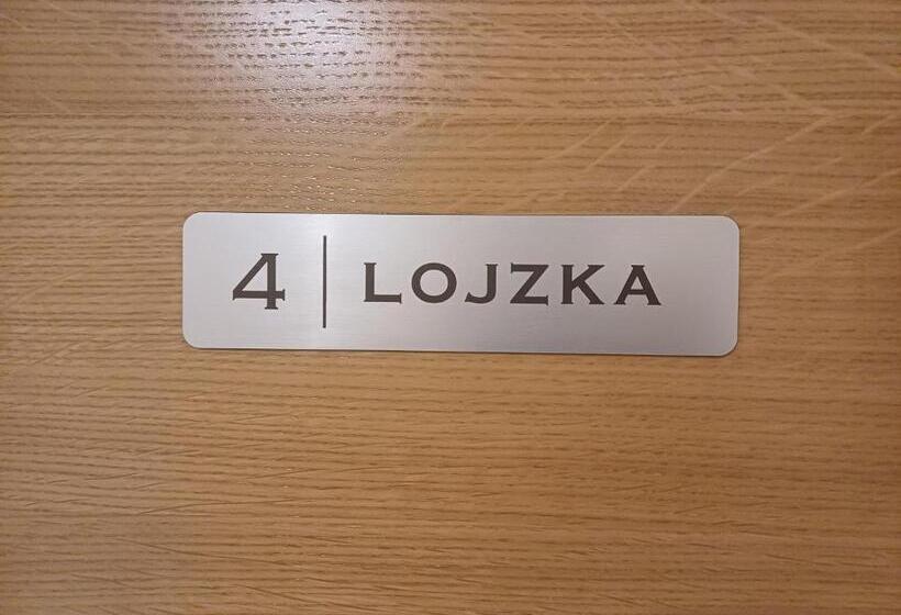 اتاق خانوادگی, 4 Tete