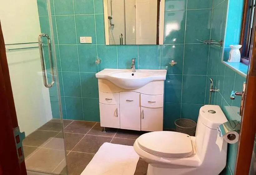 バルコニー付きデラックスルーム, Cenreeza Airport Villa