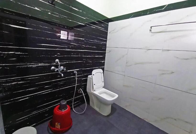 חדר דלוקס לארבעה, Kadamba