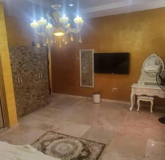 اتاق اکونومی, Rita S Place Abuja