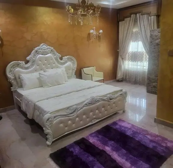 سوئیت با بالکن, Rita S Place Abuja