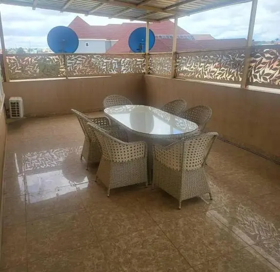 سوئیت با بالکن, Rita S Place Abuja