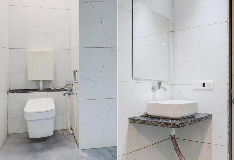Трехместный Номер Классика, Oyo Hotel Shreeji