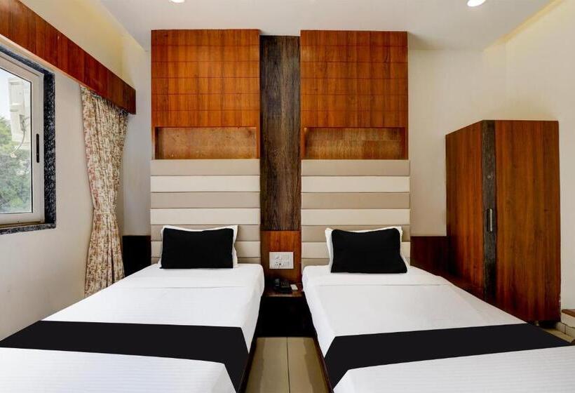 Трехместный Номер Классика, Oyo Hotel Shreeji