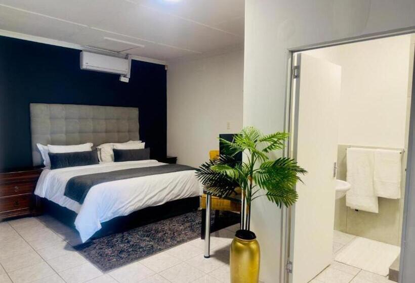 スタンダードルーム, Room In Guest Room   Busa House Self Catering Guest House Caravan Park