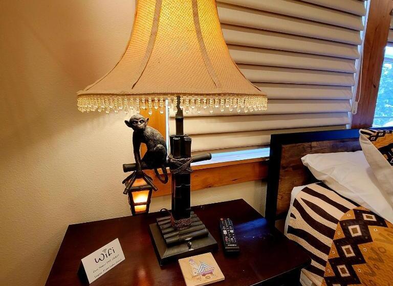 Номер Стандарт, Trout Reflections