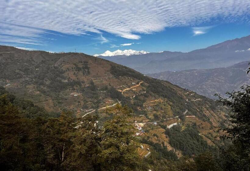 اتاق خانوادگی با چشمانداز کوه, Suryachaur Nature Retreat