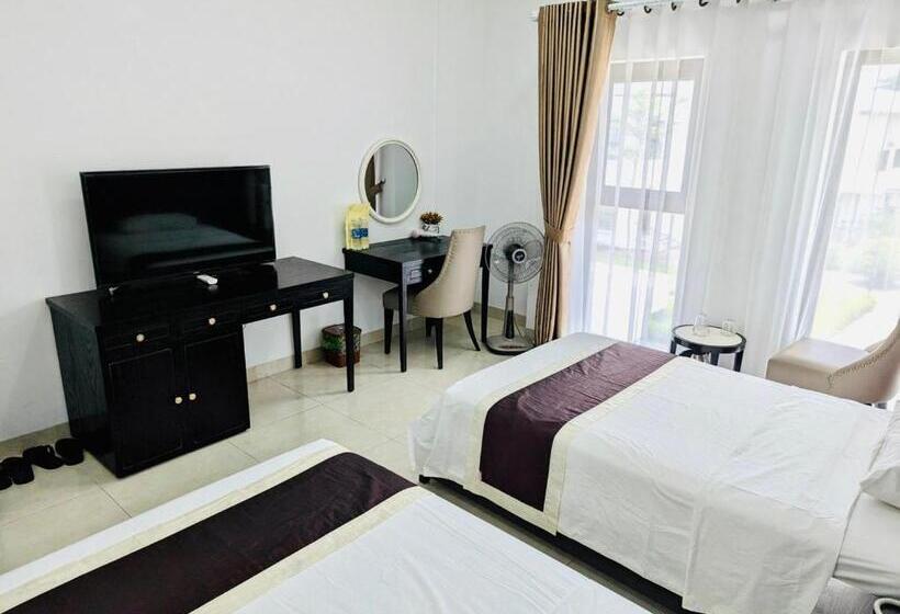 اتاق استاندارد با بالکن و چشمانداز دریا, Youth Hotel Do Son