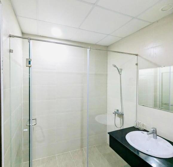 اتاق استاندارد با بالکن و چشمانداز دریا, Youth Hotel Do Son