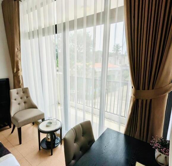 اتاق استاندارد با بالکن و چشمانداز دریا, Youth Hotel Do Son