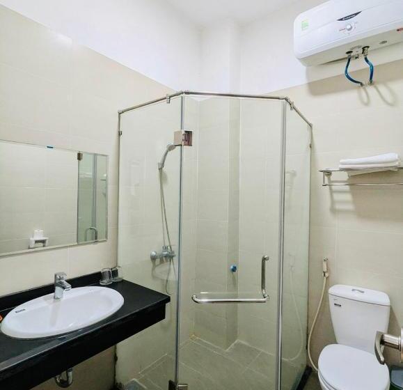 اتاق سه نفره دلوکس با چشمانداز دریا, Youth Hotel Do Son