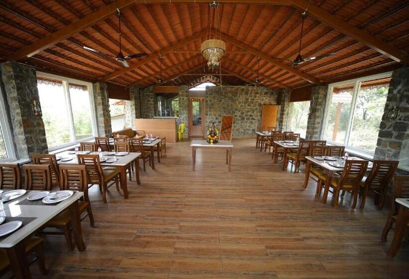 جناح مزوَّد بشرفة, Eshi Resorts And Restaurant   Bhimashankars Jungle Luxury Resort