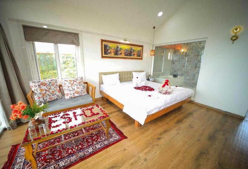 جناح مطلّ علي الجبل, Eshi Resorts And Restaurant   Bhimashankars Jungle Luxury Resort
