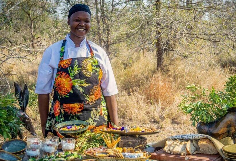 חדר סטנדרט, מיטת קינג, מותאם לאדם עם מוגבלויות, Ximuwu Safari Lodge