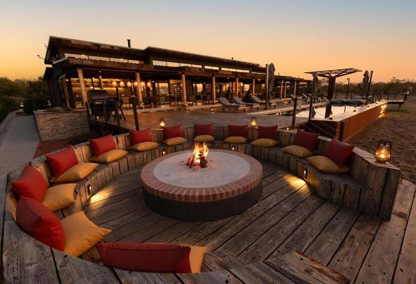 חדר דחוקס עם מיטת קינג, Ximuwu Safari Lodge