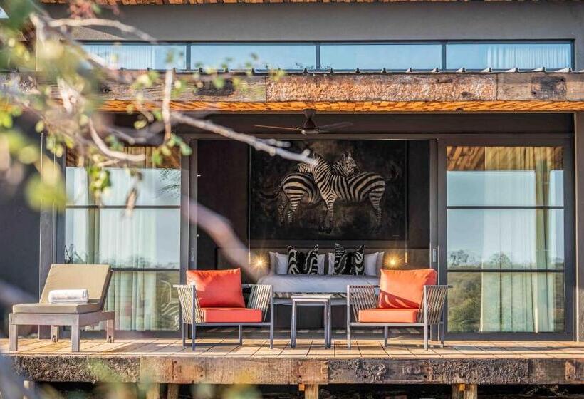 חדר דחוקס עם מיטת קינג, Ximuwu Safari Lodge