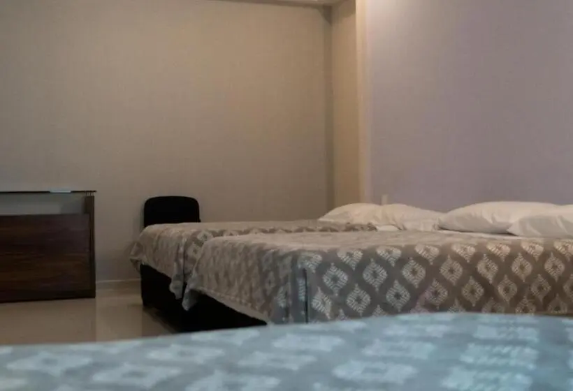スタンダードトリプルルーム, Infinity Suites Habitación Triple 212
