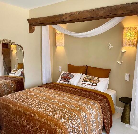 Cameră Standard cu Hidromasaje, La Suite Drômoise 1809