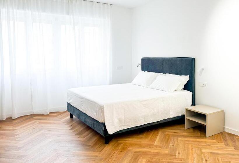 اتاق لوکس با تخت بزرگ, Mamas