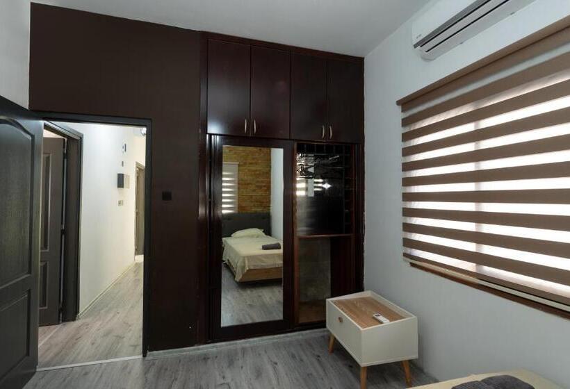 Четырехместный Номер Стандарт, Nicosia Suites