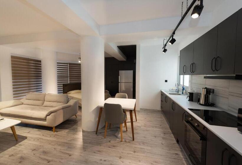 Номер Стандарт, Nicosia Suites