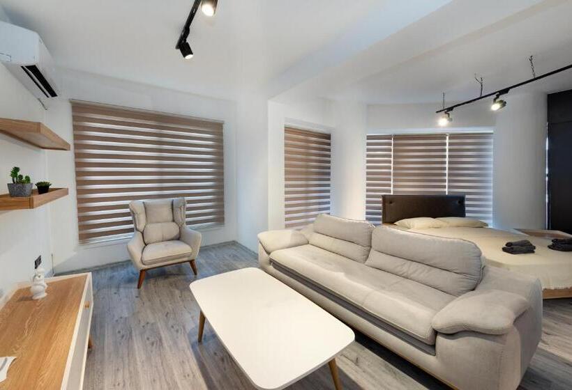 Номер Стандарт, Nicosia Suites