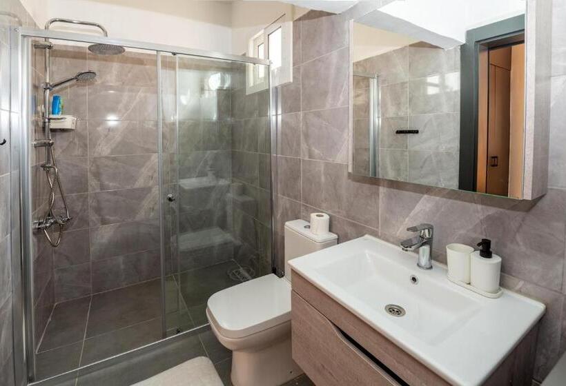 Номер Стандарт, Nicosia Suites