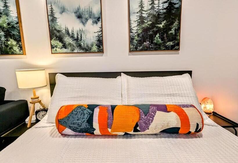 标准间, Private Suite Close To The Airport & Food Scene!