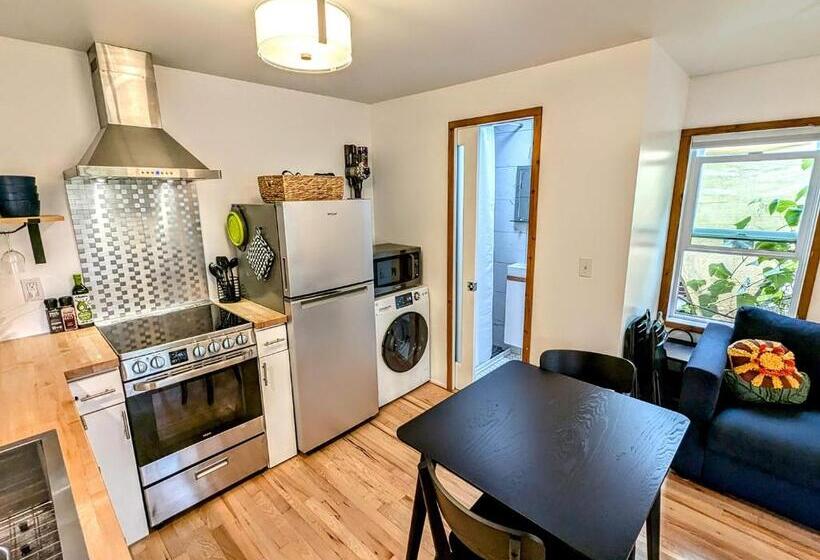 标准间, Private Suite Close To The Airport & Food Scene!