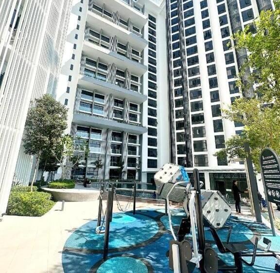 إستديو قياسى مطل على حمام السباحة, The Shore By Petite Residence