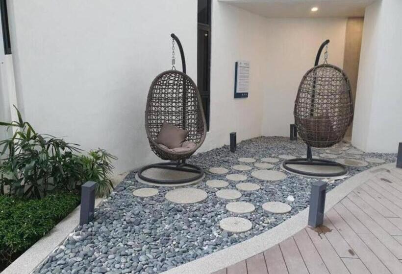 סטודיו סטנדרט נוף לים, The Shore By Petite Residence