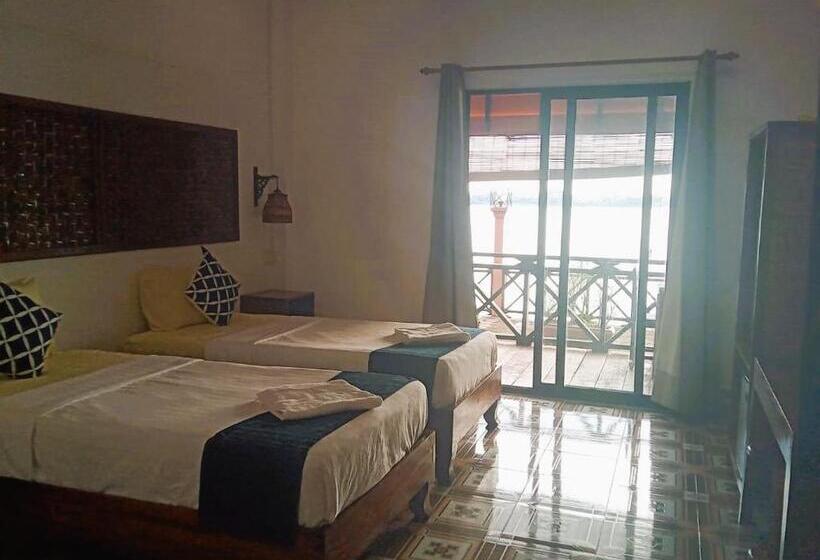 Deluxe room with river view, Villa Sala Vanna