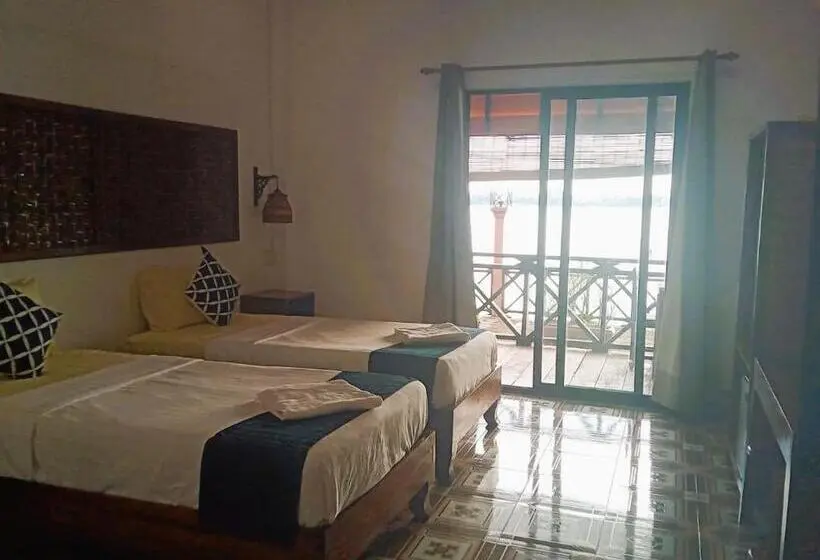 Deluxe room with river view, Villa Sala Vanna