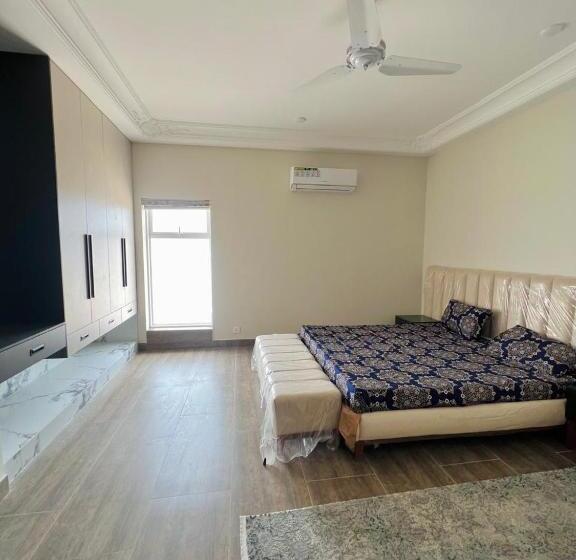 اتاق خانوادگی, Rehman Luxury Rooms And Apartments