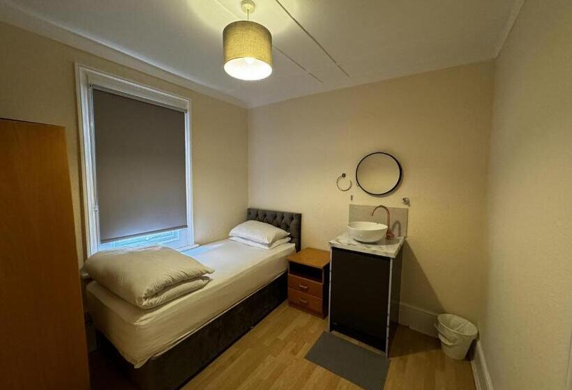 バスルーム共有のシングルスタンダード, Sterling House