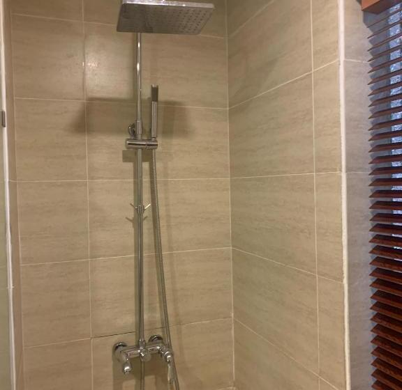 اتاق استاندارد, Agulu Lake Resort And Conference Centre