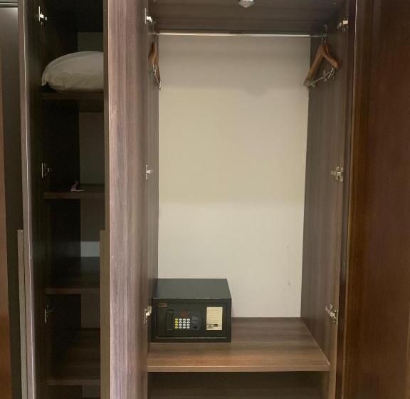 اتاق استاندارد, Agulu Lake Resort And Conference Centre