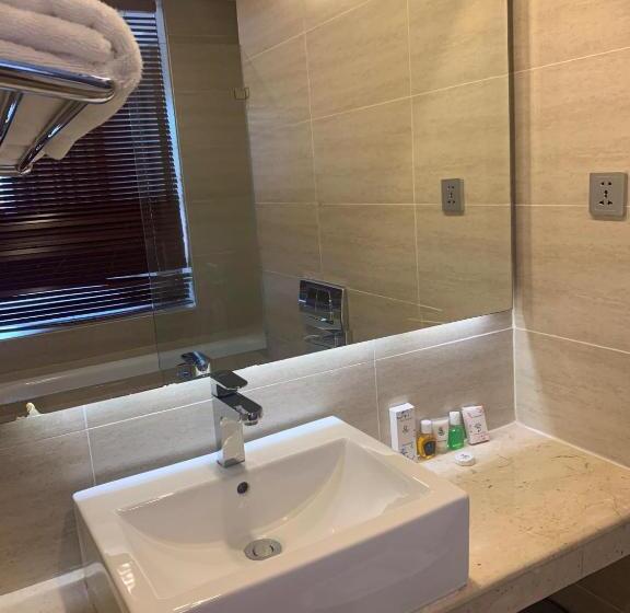 اتاق لوکس, Agulu Lake Resort And Conference Centre