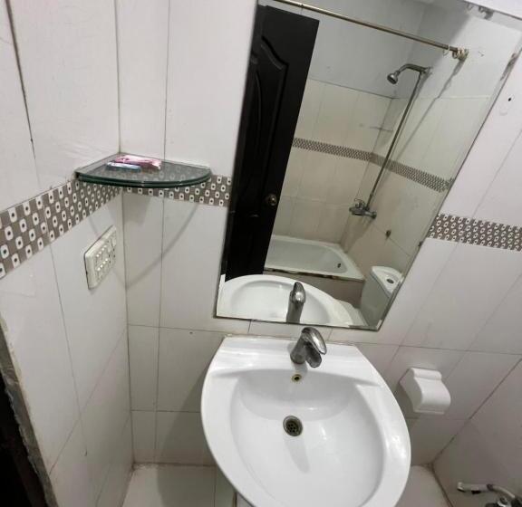 Deluxe Triple Room, Friends