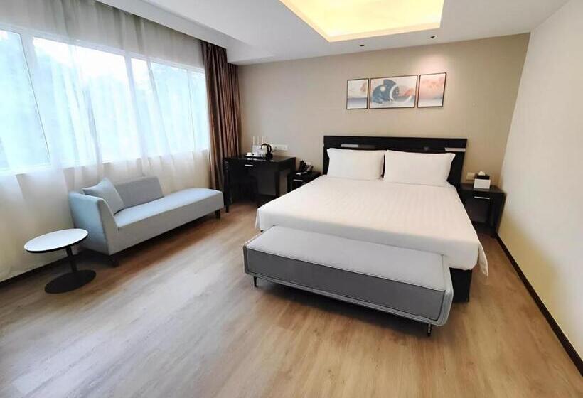 Номер Стандарт, Graceland Arusha